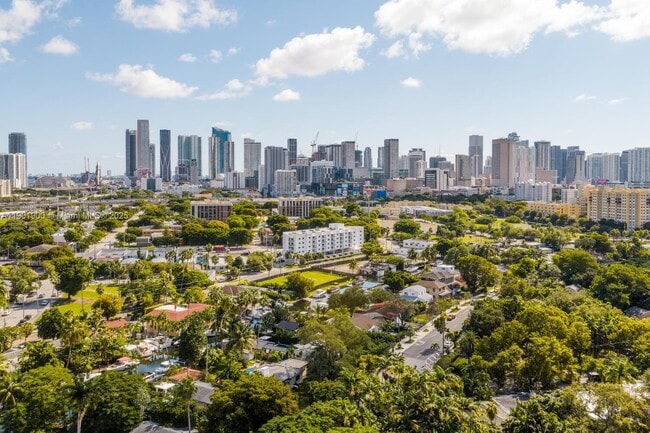 Building Photo - 901 NW 7th Street Rd