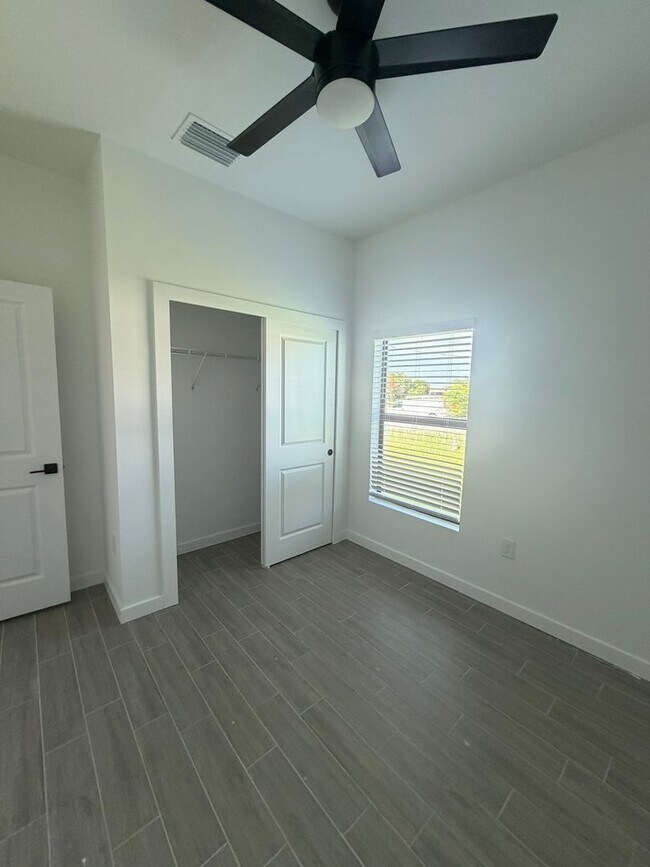Building Photo - 1506 Gary Ln