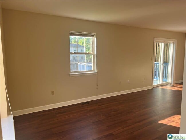Building Photo - 3321 Carl Dr