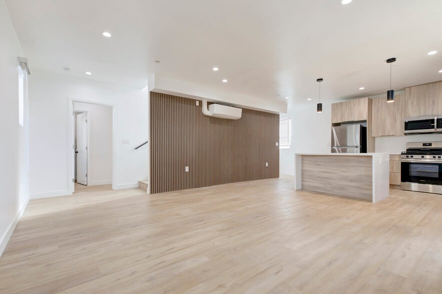 Building Photo - 5650 Cartwright Ave