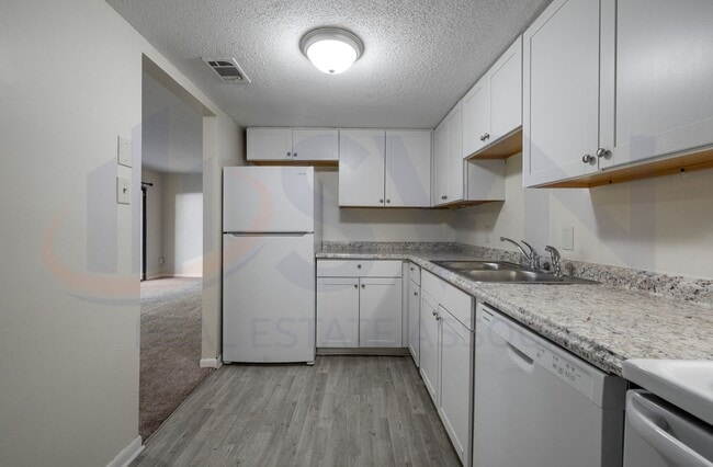 Building Photo - Chapel Hill 2-Bedroom Condo for Rent | 104...