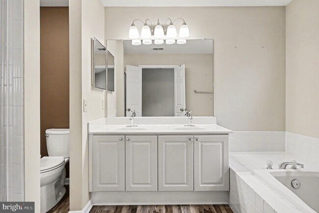 Building Photo - 4872 Ebb Tide Ct