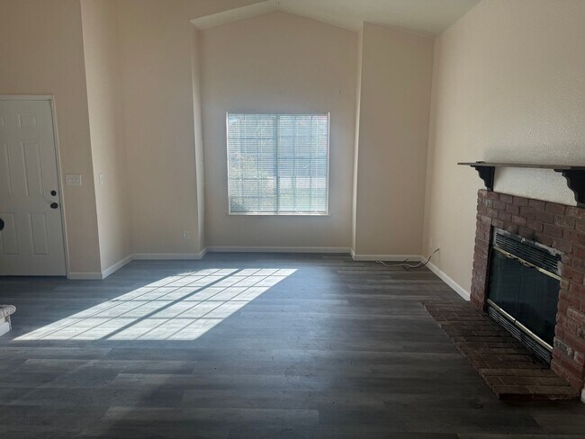 Building Photo - 191 Merlot Ct