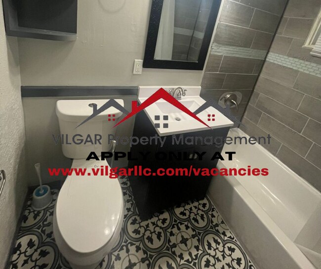 Building Photo - BEAUTIFUL 3 bedroom, 1 bath house in Gary ...