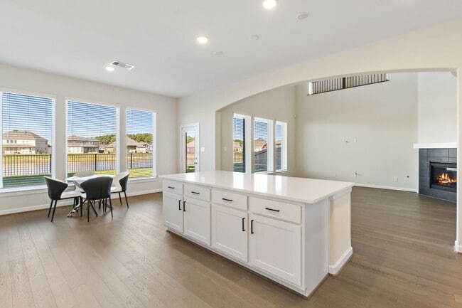 Building Photo - 6131 Belleau Lake Dr