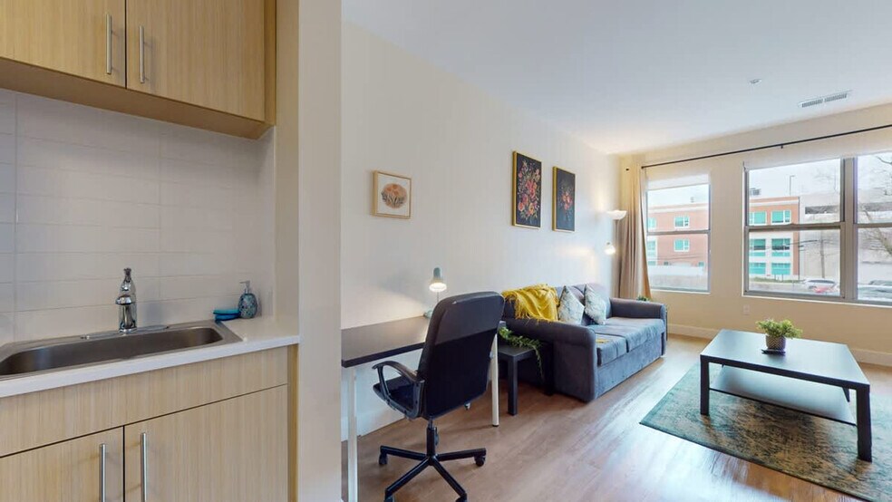 Building Photo - 545 Bedford St