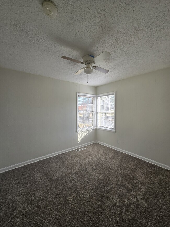 Building Photo - 1102 Dellrose