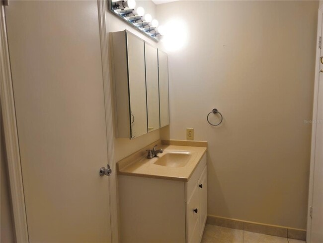 Building Photo - 1285 Mission Hills Blvd