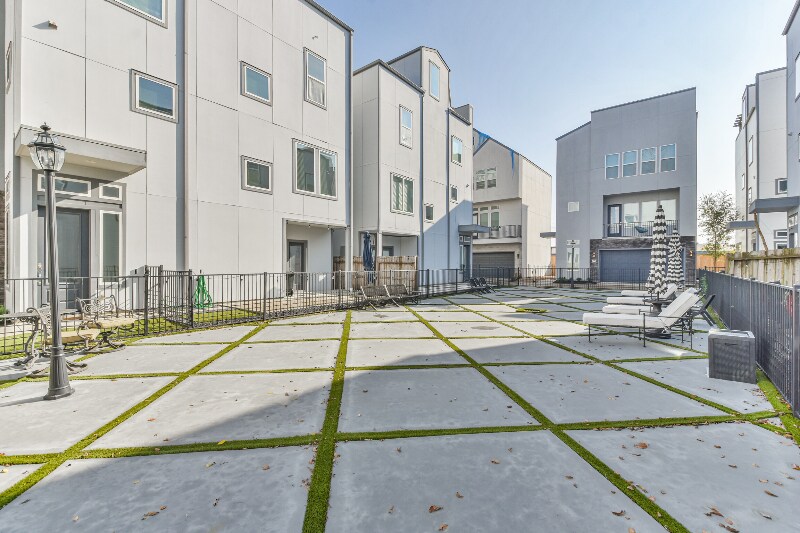 Building Photo - 8411 Hempstead Rd