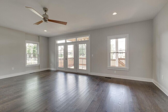 Building Photo - 1509 Ashwood Ave