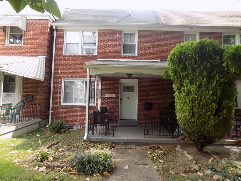 Building Photo - 2329 Ashburton St
