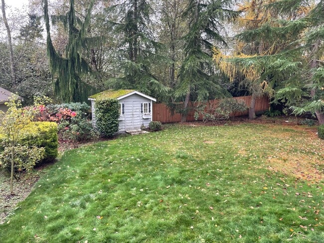 Building Photo - Lovely Home in Holmes Harbor with a Short Term Lease!