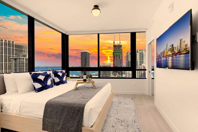 Building Photo - 225 N Miami Ave