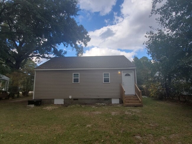 Building Photo - 202 Brainerd Ave