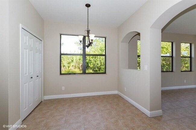 Building Photo - 1709 SW Catalonia St