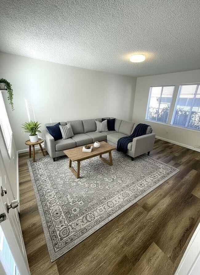 Building Photo - 2330 Locust Ave