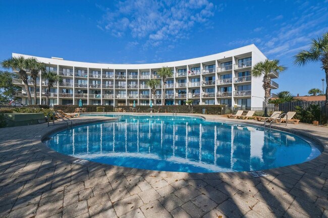 Building Photo - 214 Miracle Strip Pkwy SW