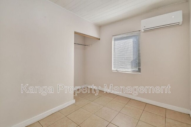 Building Photo - 1257 W 35th St