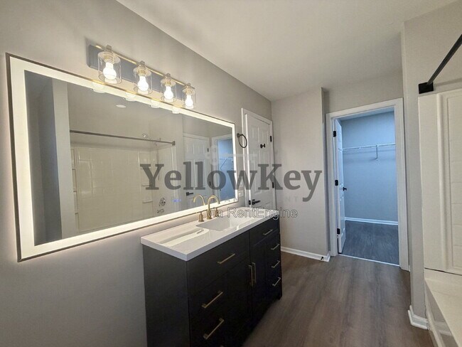 Building Photo - 3371 Kentshire Cir