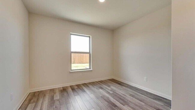 Building Photo - 124 Bandana Cir