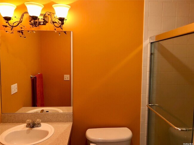 Building Photo - 902 Willow Pond Dr