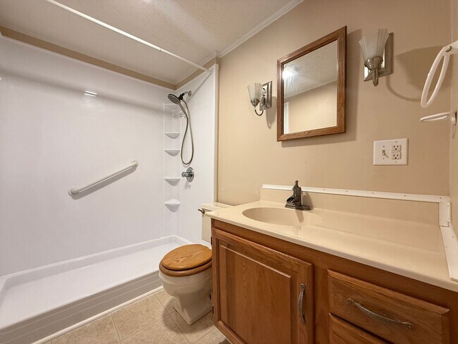 Building Photo - 4230 Hampton Rd