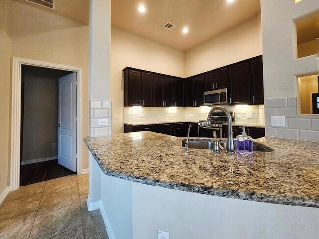 Building Photo - 637 Palmilla St