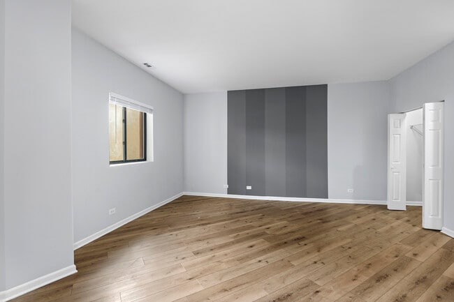 Building Photo - 2451 W Howard St