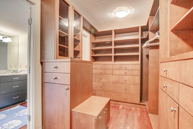 Building Photo - 4301 N Ocean Blvd