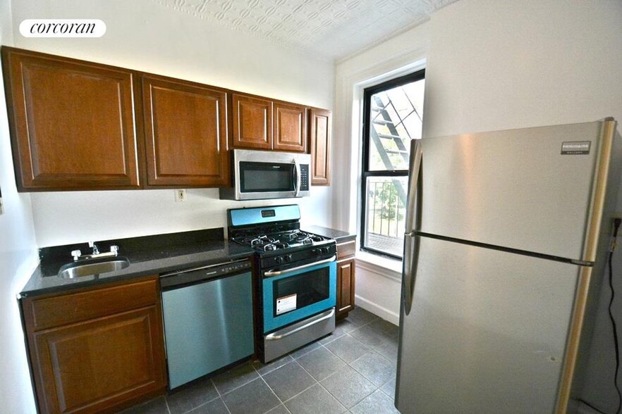 Primary Photo - 1274 Amsterdam Ave