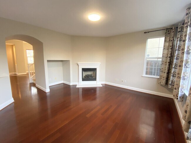 Building Photo - 2774 Gilham Ct