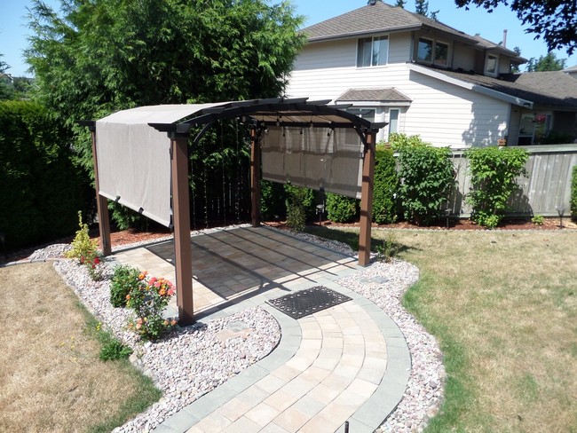 Building Photo - Fabulous 4 Bedroom Home with Gorgeous Fenc...