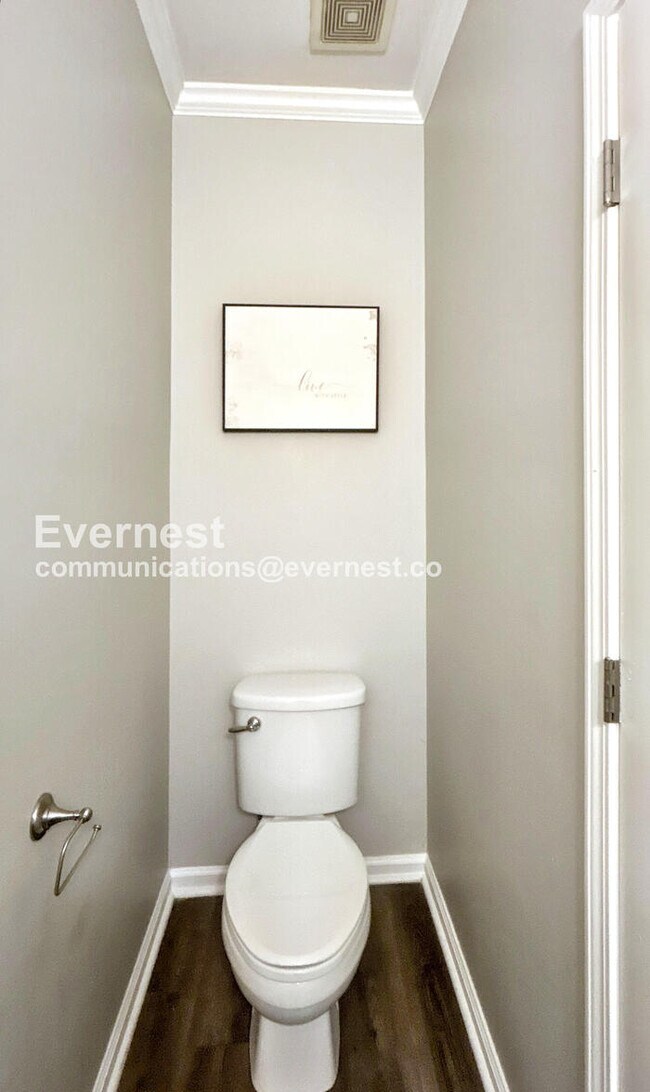 Building Photo - 3106 Sherwood Oaks Ln