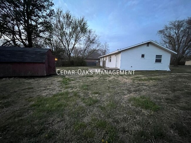 Building Photo - 314 S Neal-
