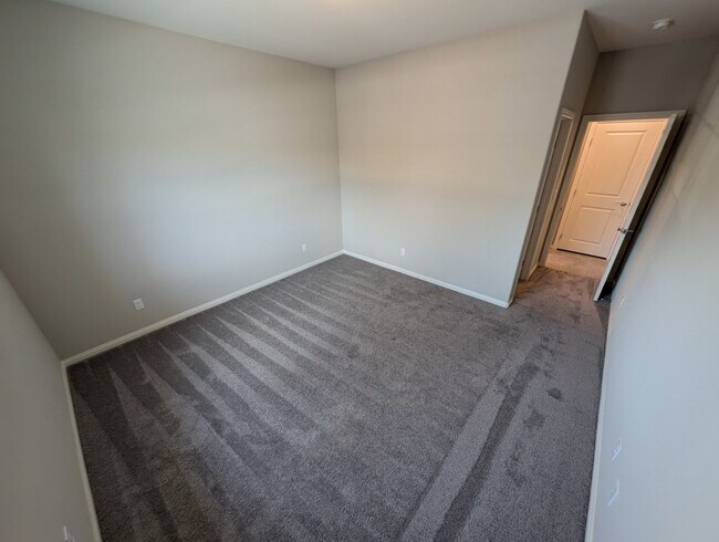 Building Photo - 4333 Glossier Ave