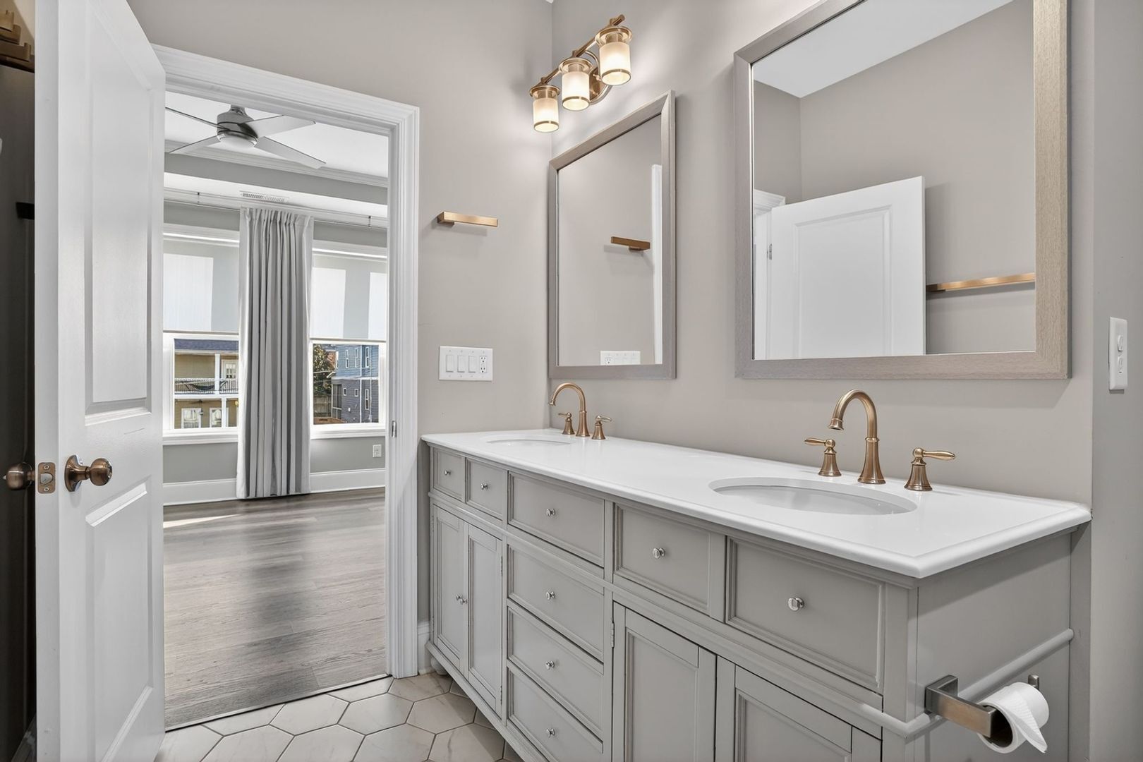 Building Photo - 166 Vanira Ave SE