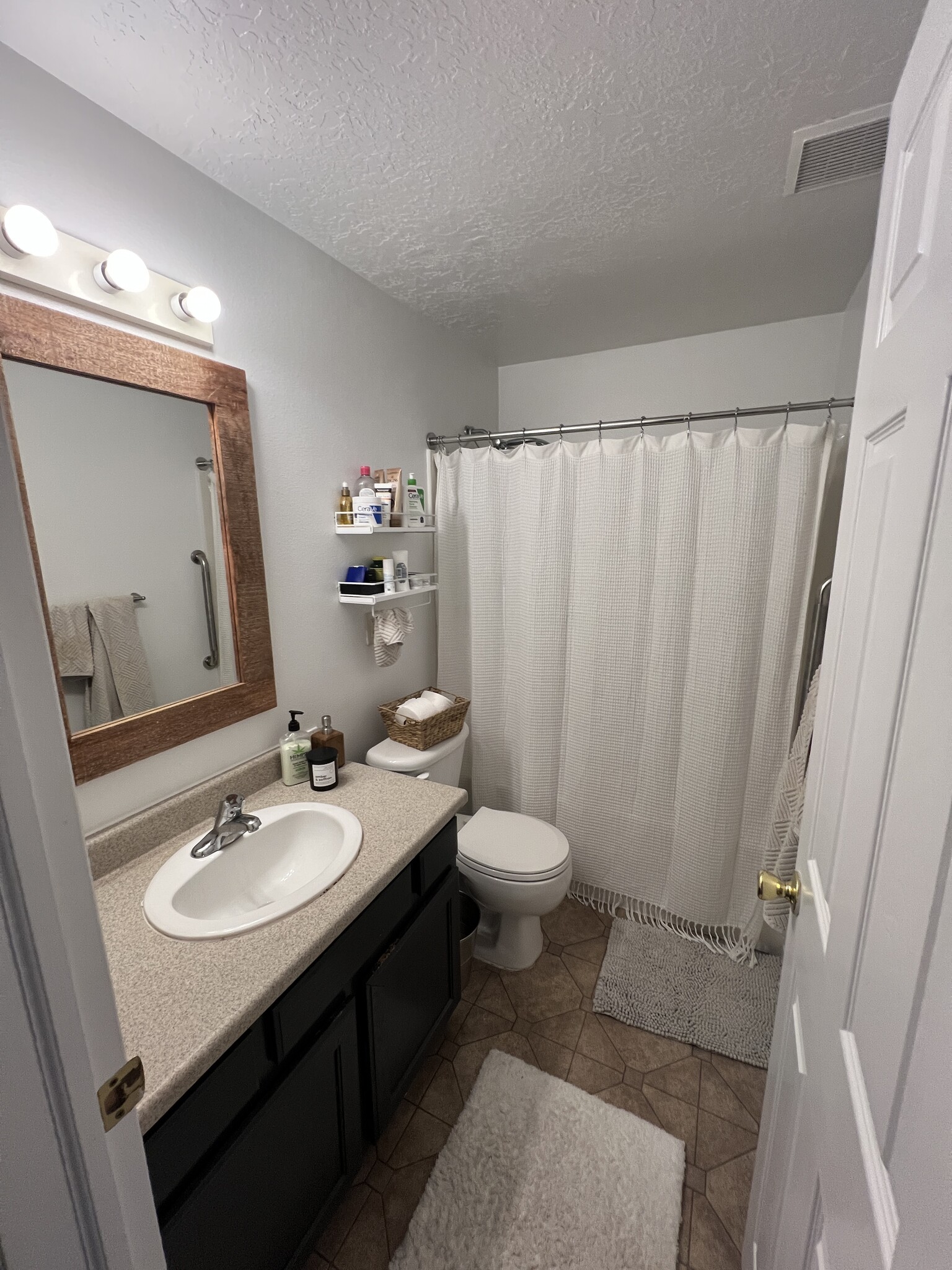 Building Photo - 47 N 300 E