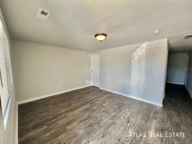 Building Photo - 1016 Magnolia St