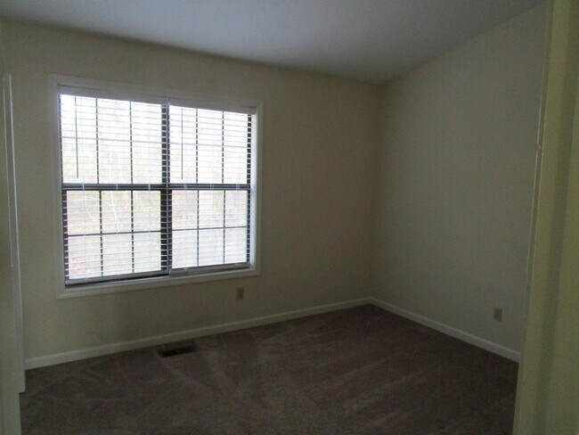 Building Photo - 645 Archdale Dr