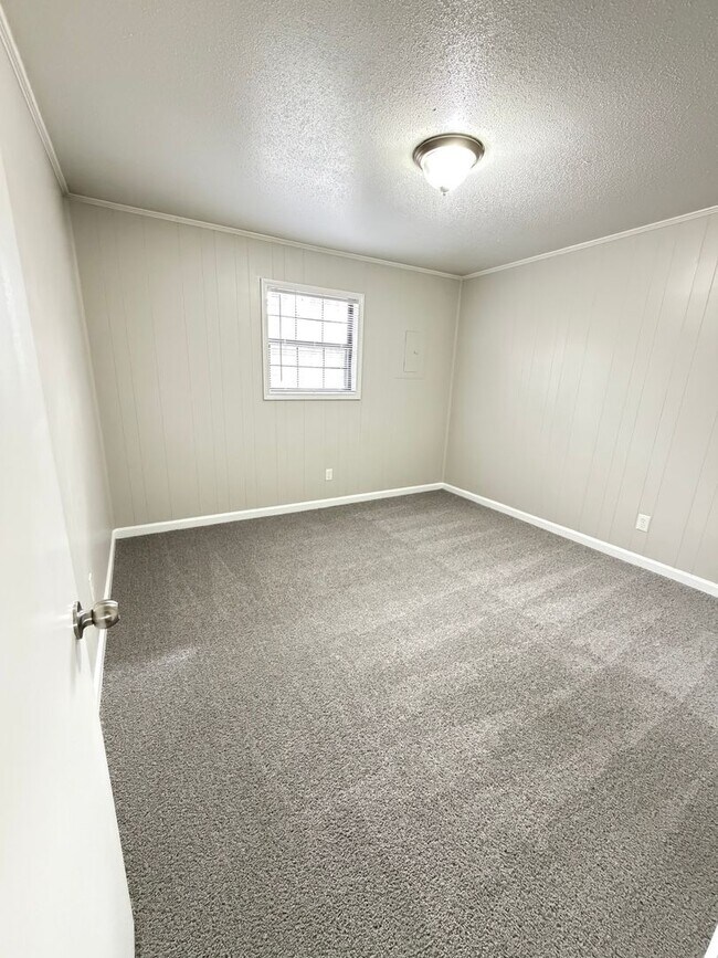 Building Photo - May Savings Are Here! Application Fee WAIVED ALL month!