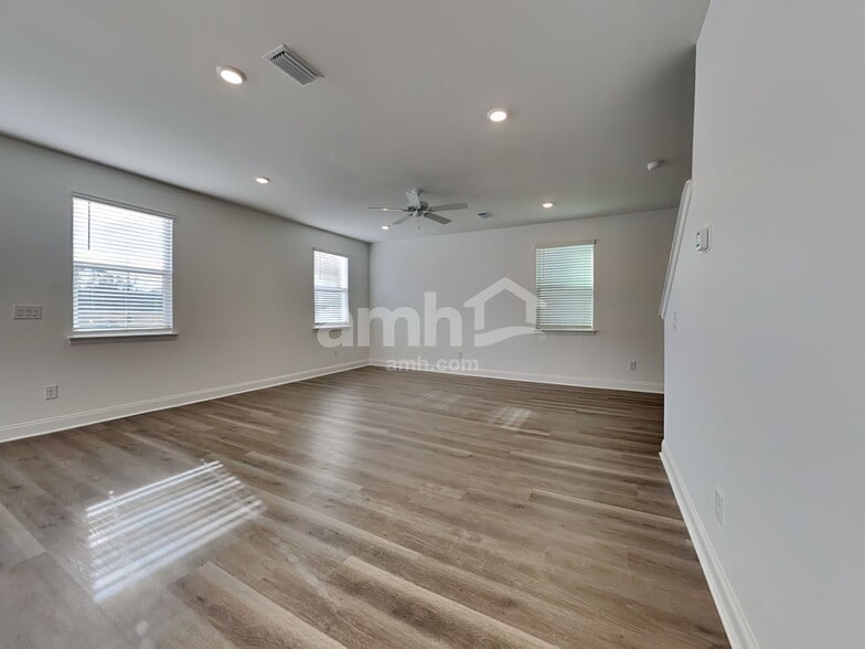 Building Photo - 622 Old Trolley Rd