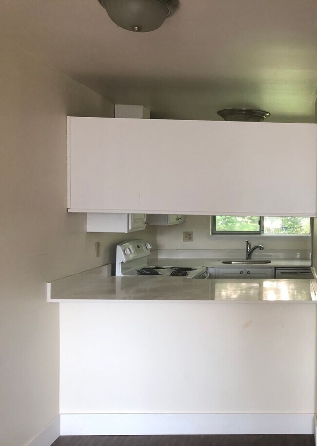 Interior Photo - Magnolia Court