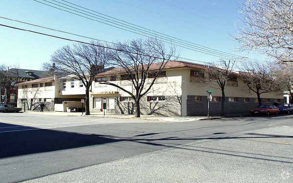 Building Photo - Village Square