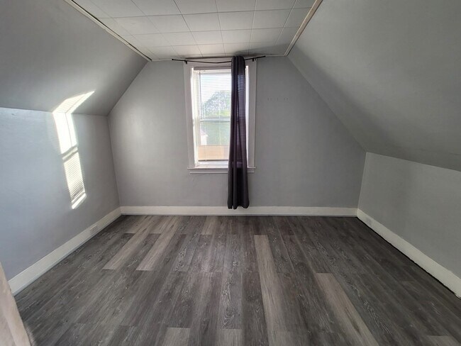 Building Photo - 12 Farnum St