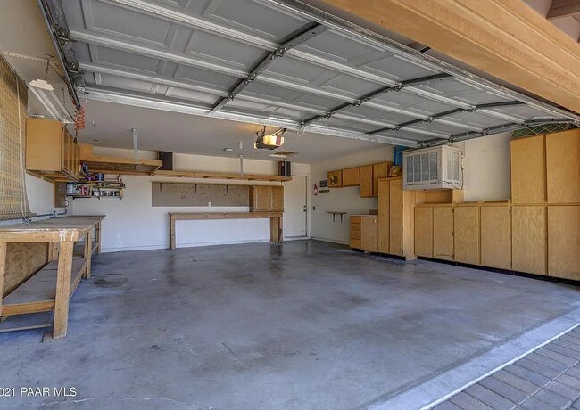 Building Photo - 675 Sunrise Blvd