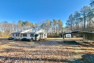 Building Photo - Spacious home with fiber internet close to Charlotte Court House