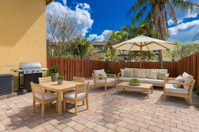 Building Photo - 4977 SW 135th Way