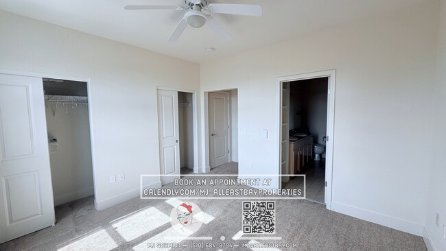 Building Photo - Beautiful two-story residence with 2 bedrooms, 2 bathrooms and balcony with views of the city loc...