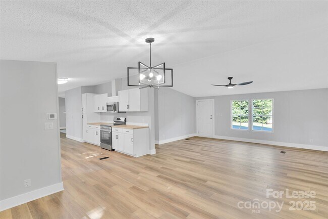 Building Photo - 166 Crystal Bay Dr