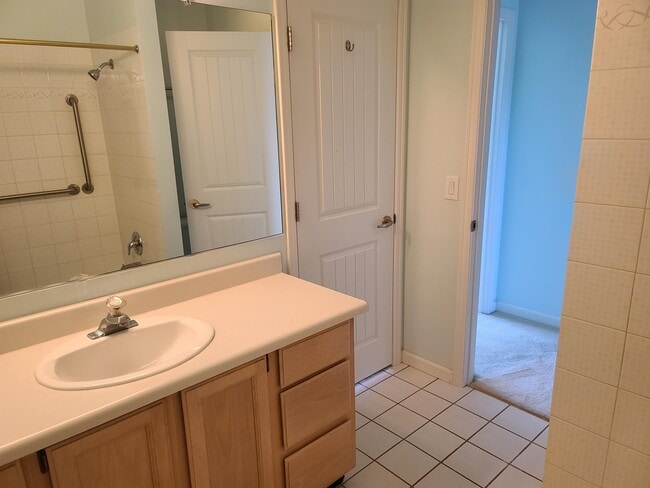 Building Photo - 1728 Edwards Dr